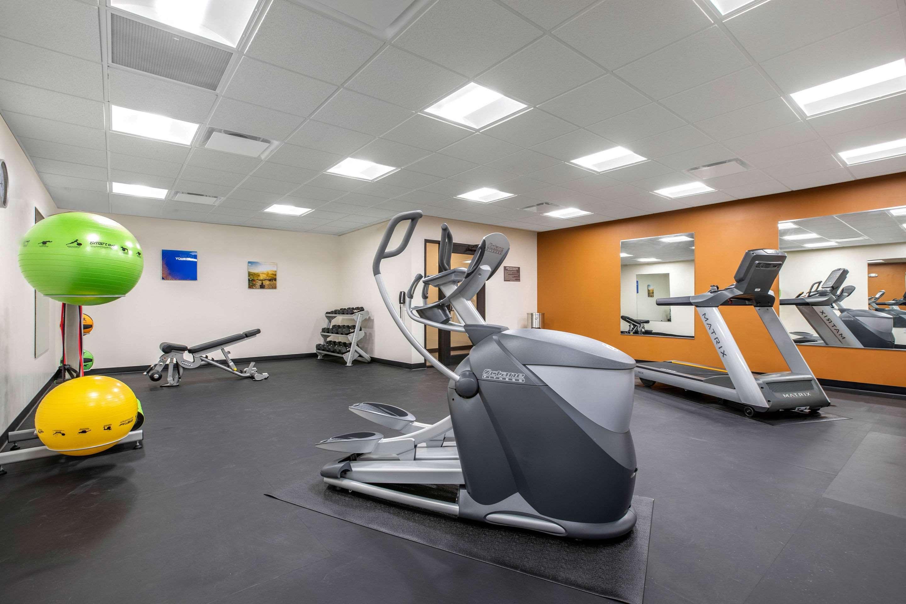 Comfort Inn & Suites Ames Near Isu Campus Екстериор снимка