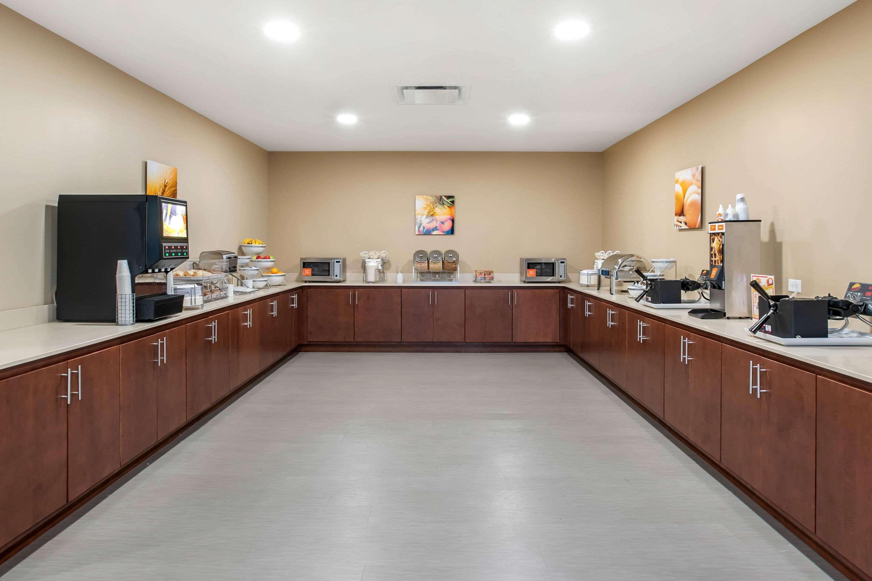 Comfort Inn & Suites Ames Near Isu Campus Екстериор снимка