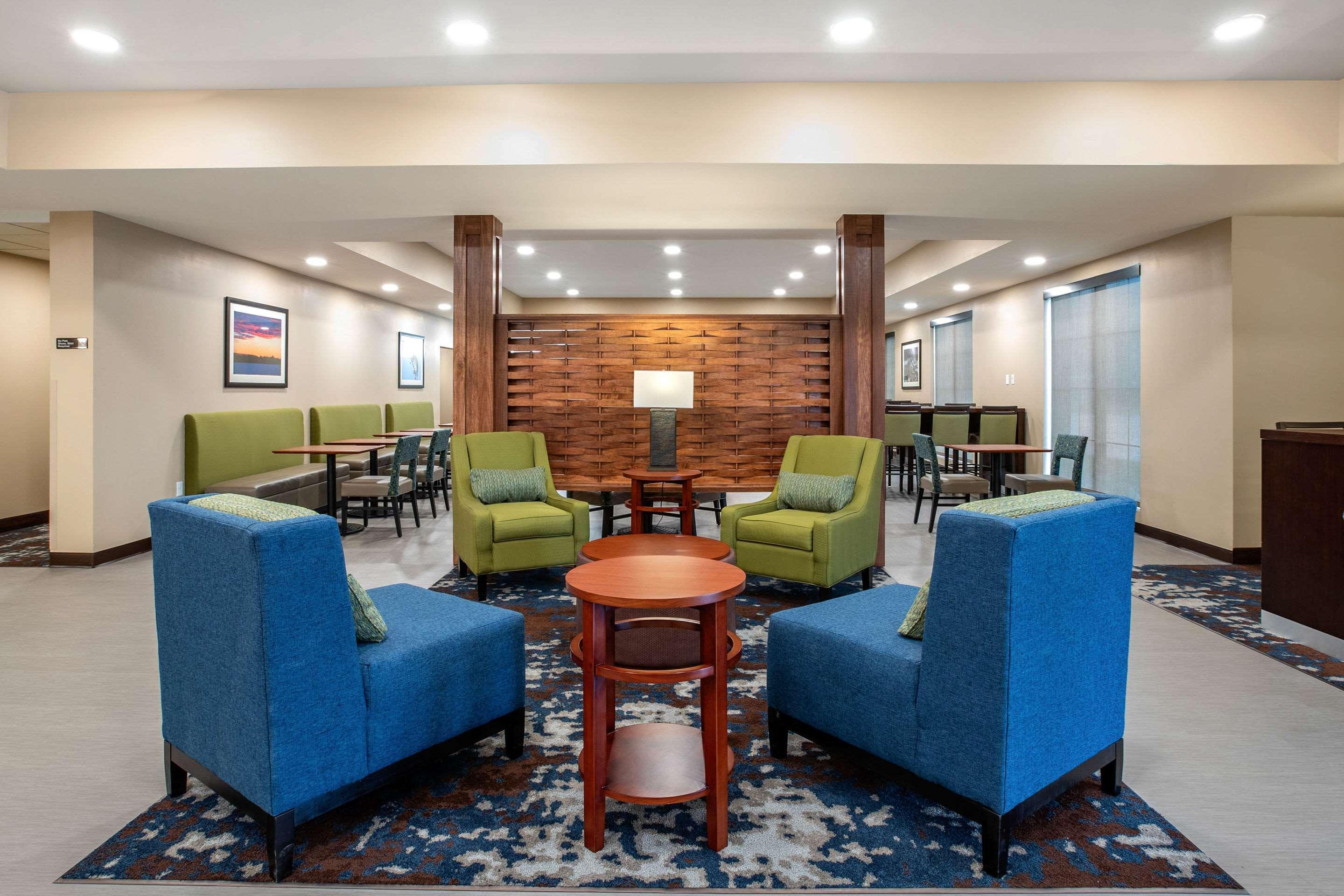 Comfort Inn & Suites Ames Near Isu Campus Екстериор снимка