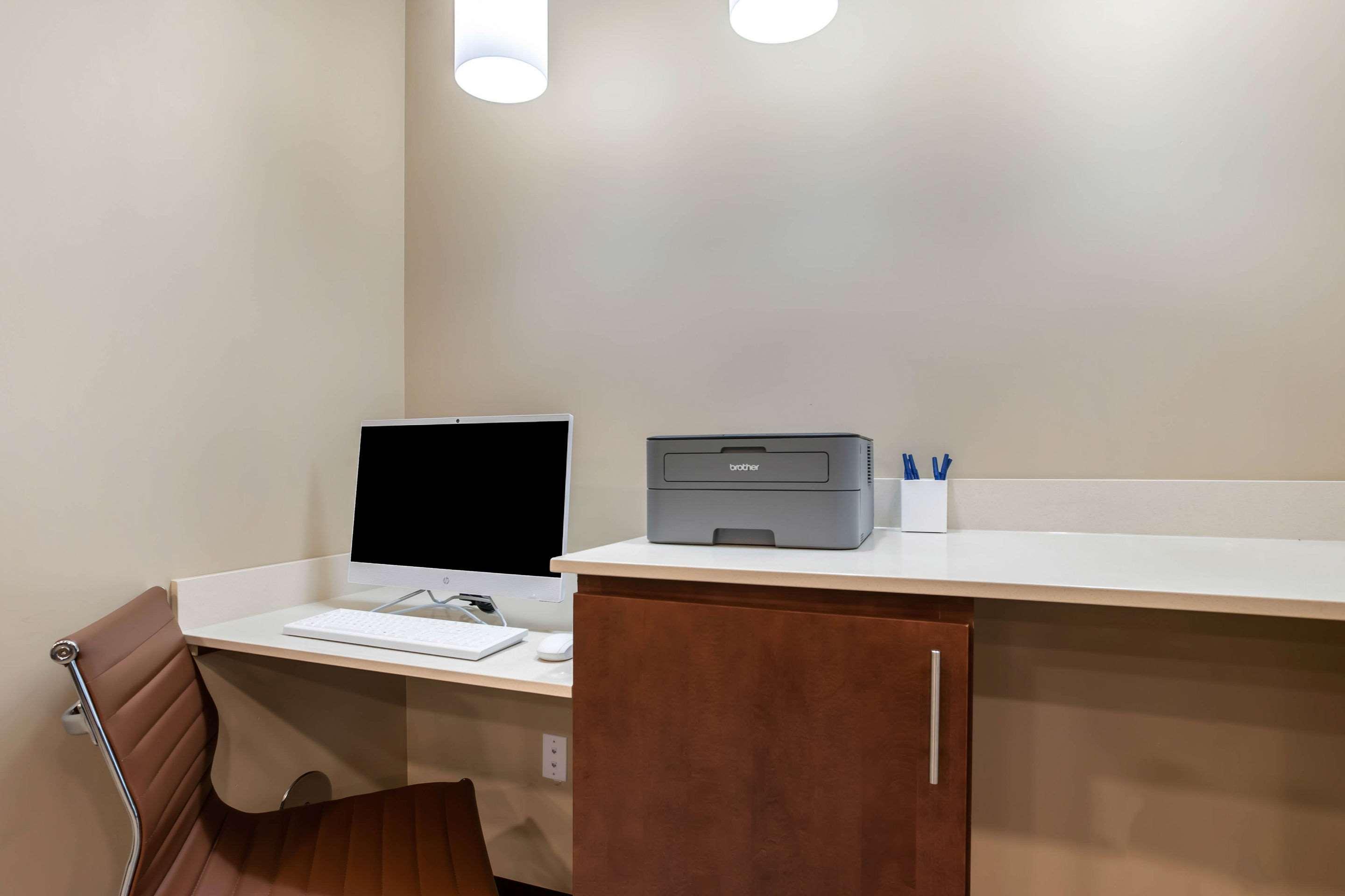 Comfort Inn & Suites Ames Near Isu Campus Екстериор снимка