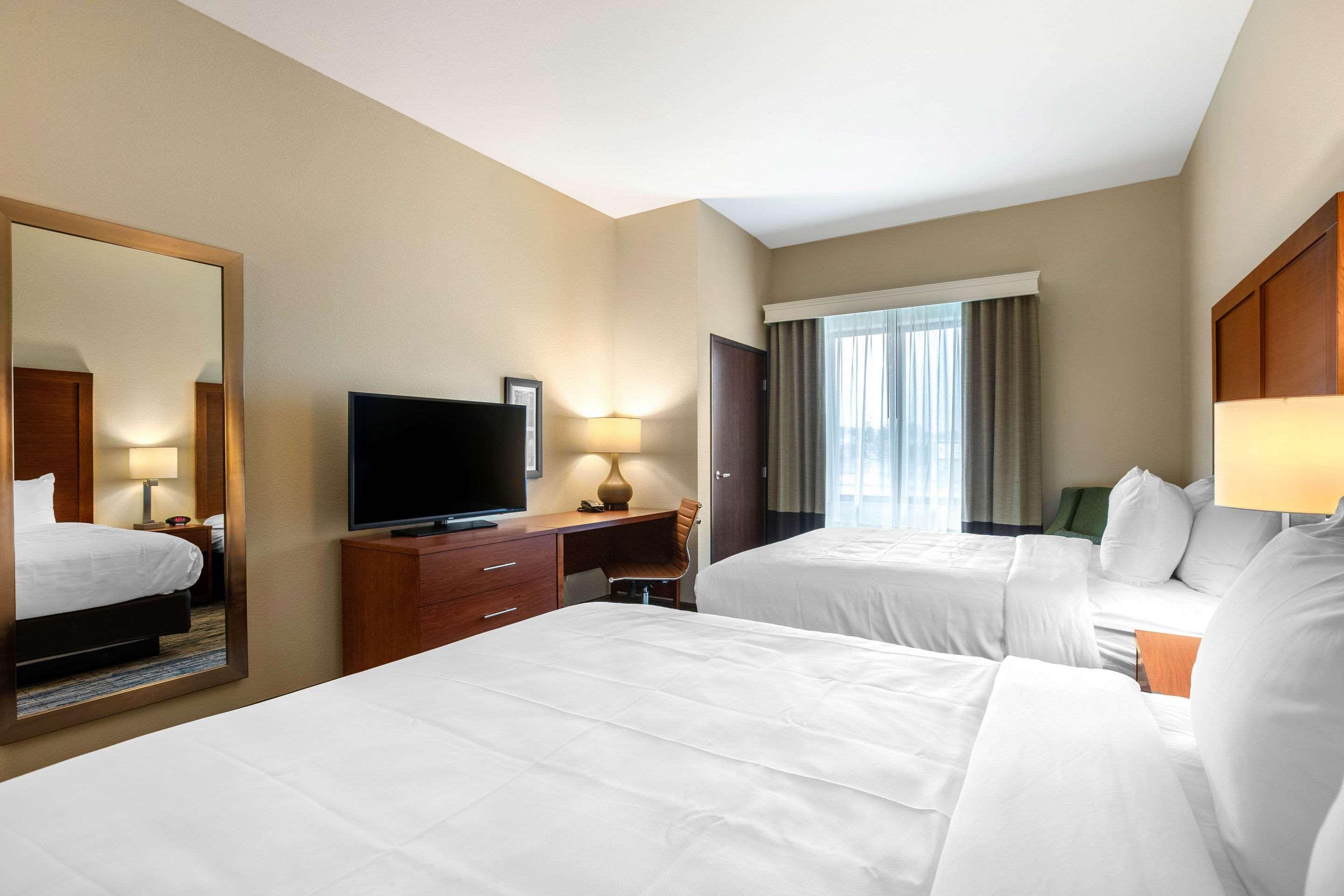 Comfort Inn & Suites Ames Near Isu Campus Екстериор снимка