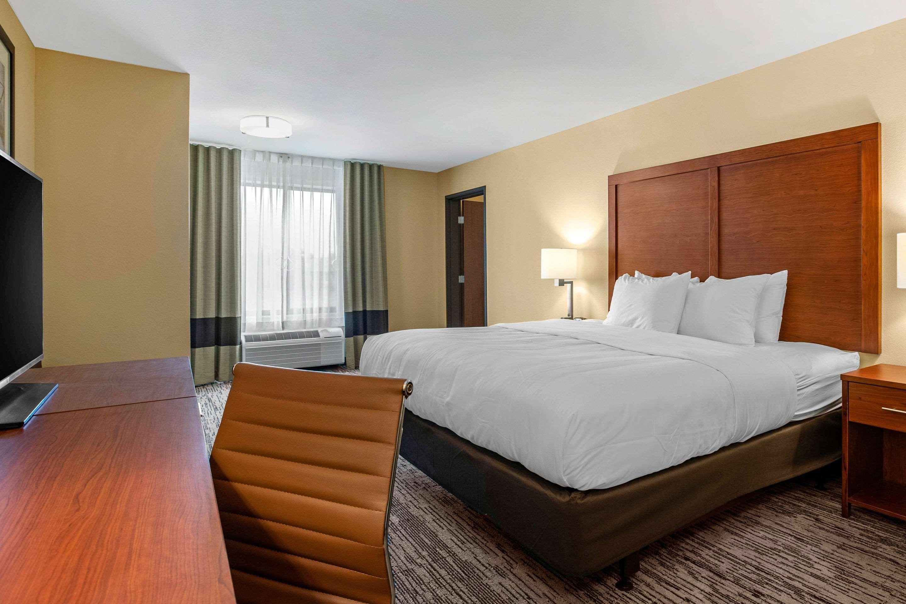 Comfort Inn & Suites Ames Near Isu Campus Екстериор снимка