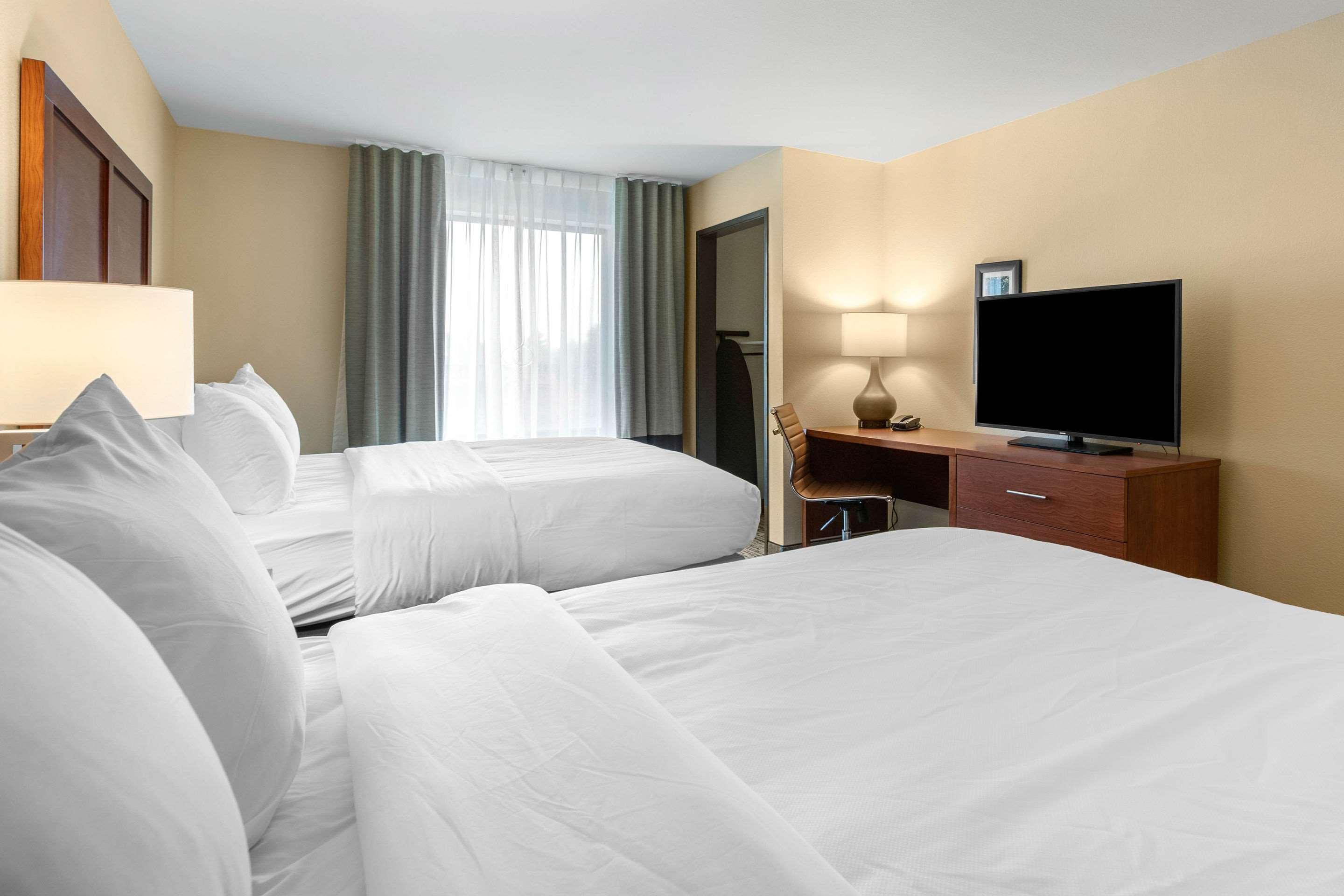 Comfort Inn & Suites Ames Near Isu Campus Екстериор снимка