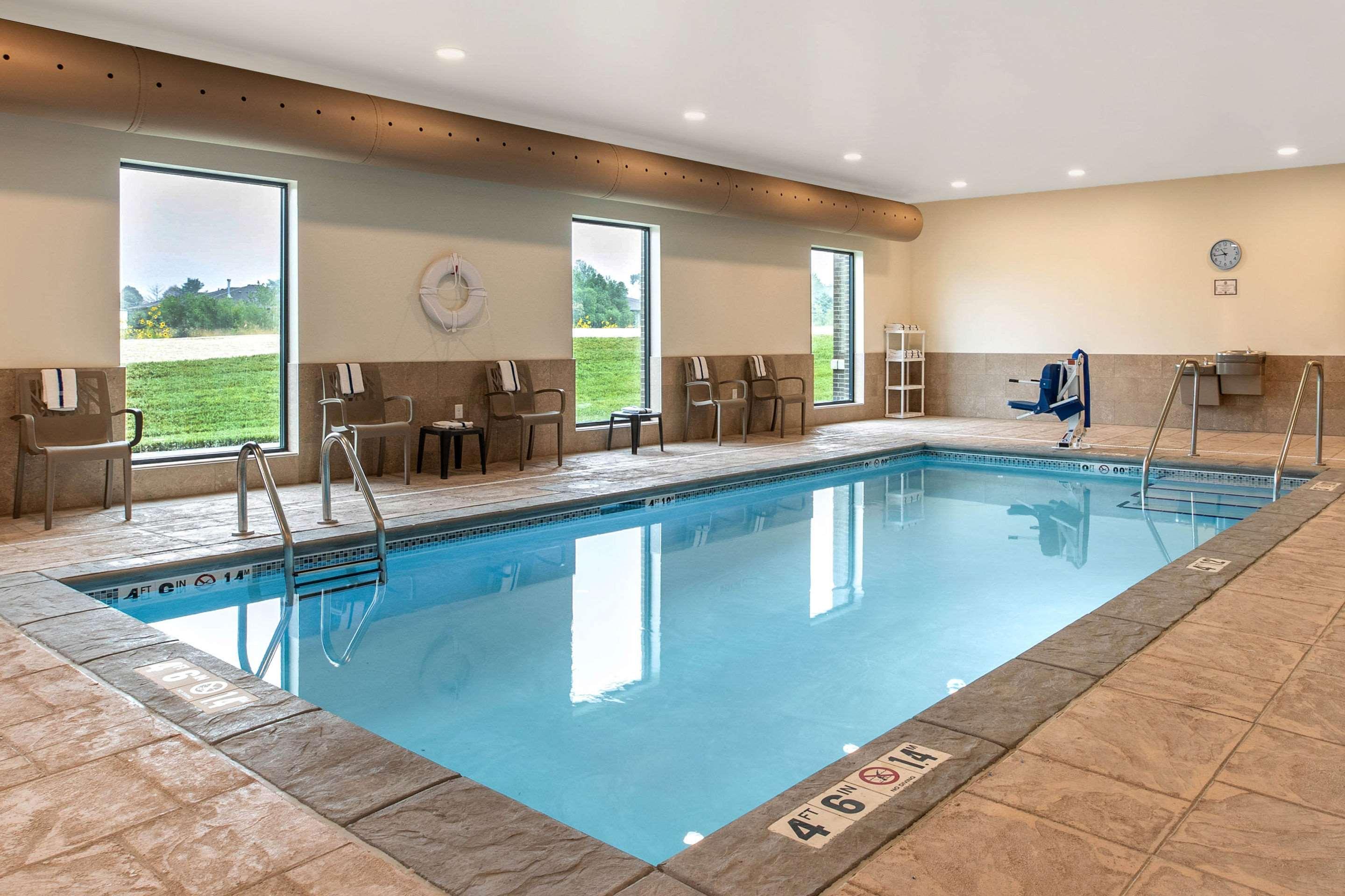 Comfort Inn & Suites Ames Near Isu Campus Екстериор снимка