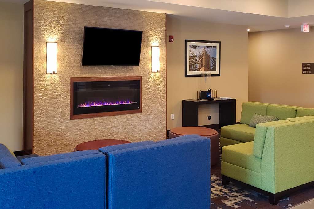 Comfort Inn & Suites Ames Near Isu Campus Интериор снимка
